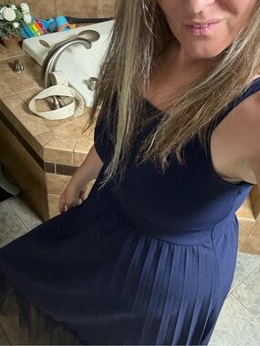 Women’s Navy Pleated Sleeveless Dress